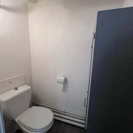 A Avec Balcon Et Parking Prive - Fr-1-812-30 Apartman